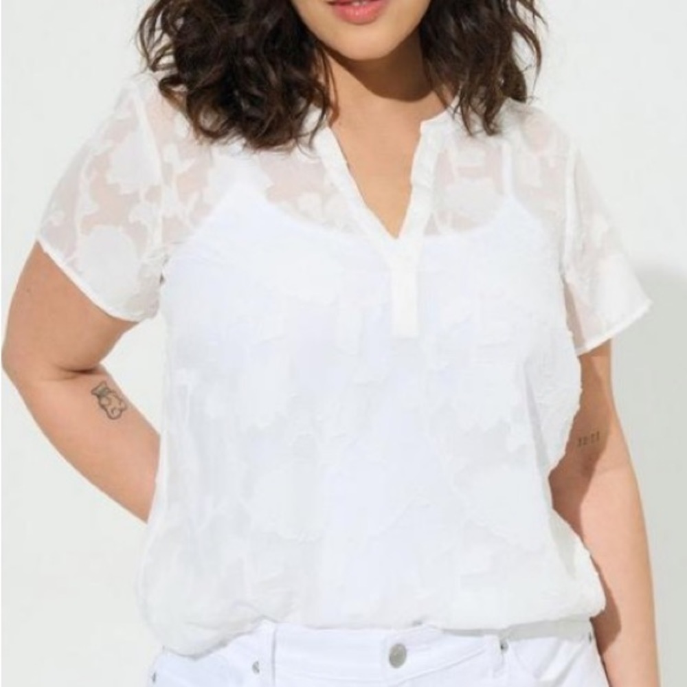 Torrid Ivory Floral Chiffon Blouse Size 6 (30) NWOT